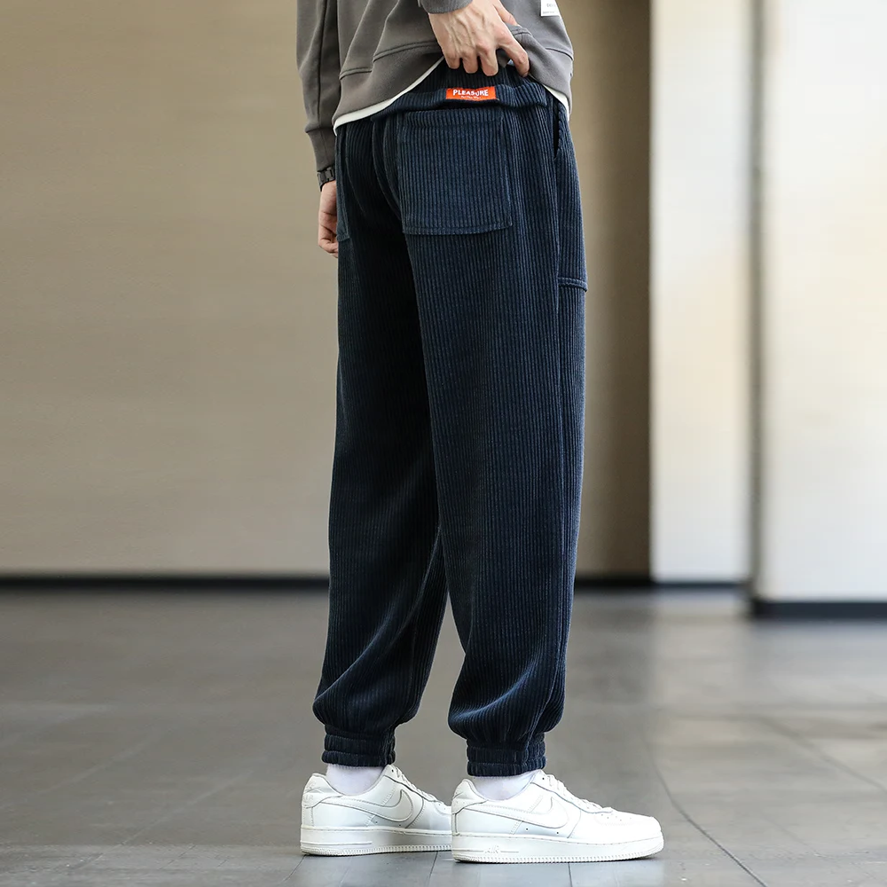 NOT YOUR AVERAGE SWEATS // NAVY